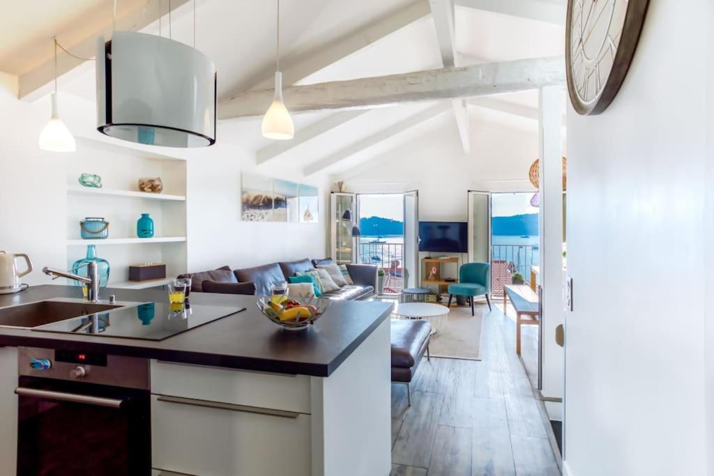 #40 Bright Sea View Suite For 6 2Mins Walk Port & Sea Villefranche-sur-Mer Kültér fotó